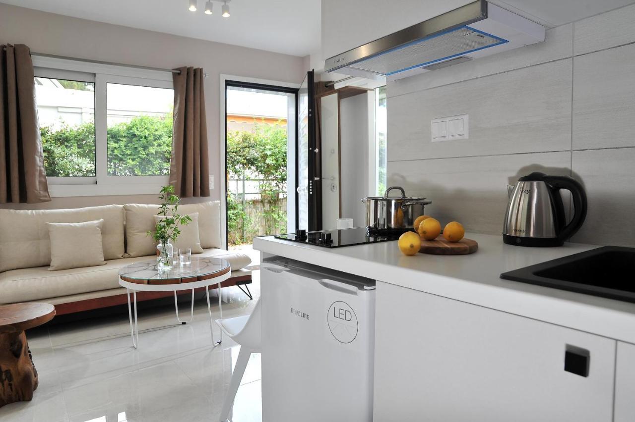 Alekos Luxury Suites Free 24H Transportation From - To Airport Artemida  Exterior foto