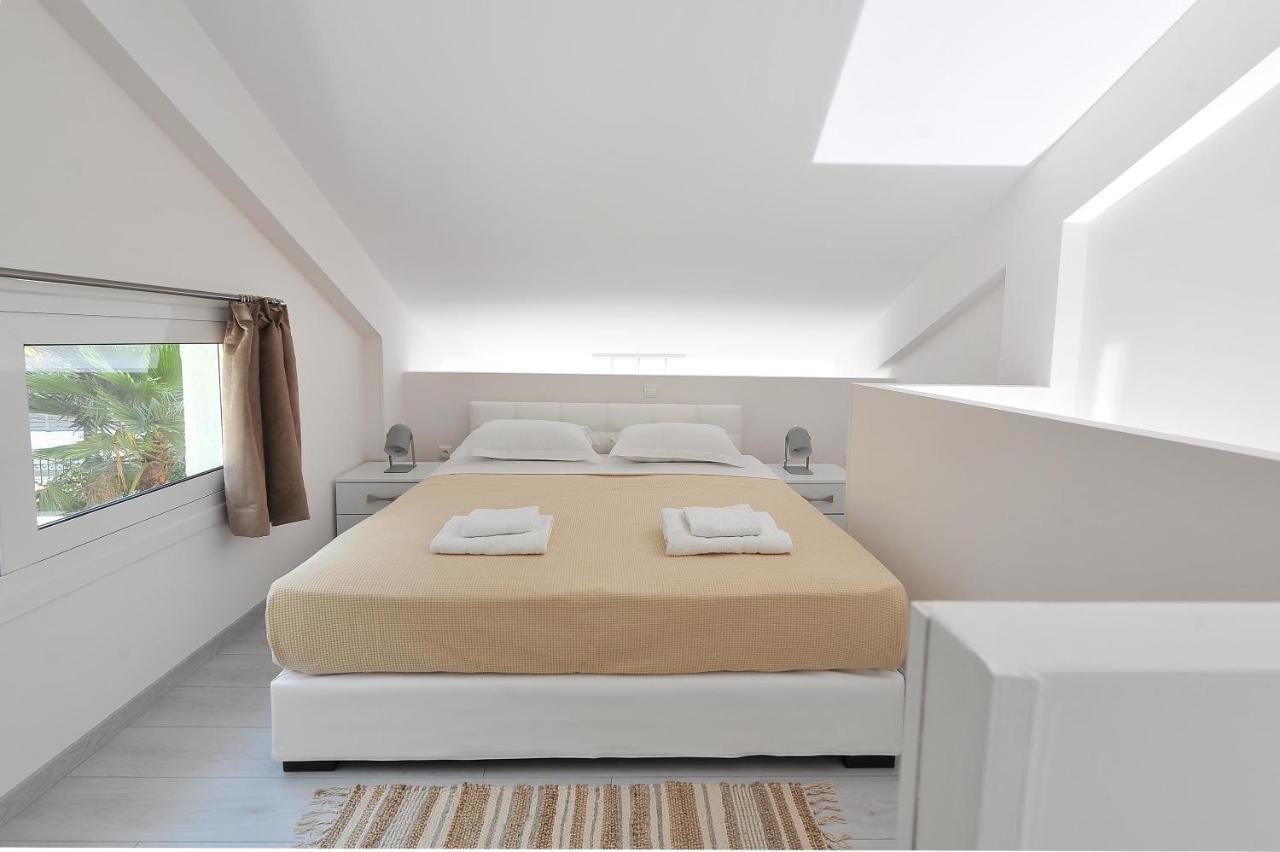 Alekos Luxury Suites Free 24H Transportation From - To Airport Artemida  Exterior foto