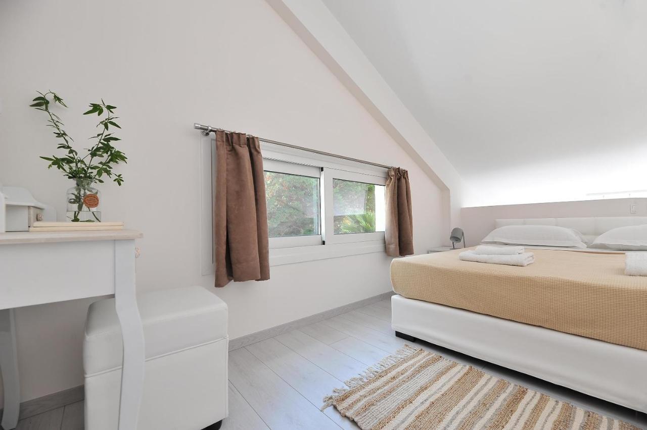 Alekos Luxury Suites Free 24H Transportation From - To Airport Artemida  Exterior foto