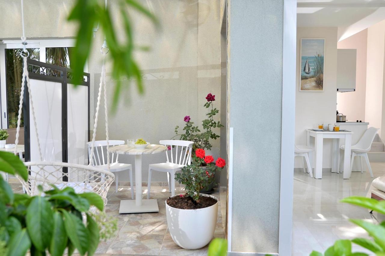 Alekos Luxury Suites Free 24H Transportation From - To Airport Artemida  Exterior foto